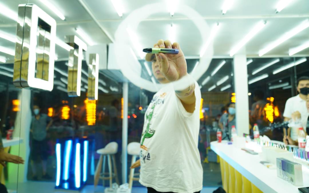 昨天刷屏的MOTI魔笛电子烟新店到底是什么来头？