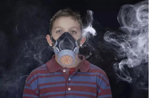 有多少人吸电子烟后死亡？