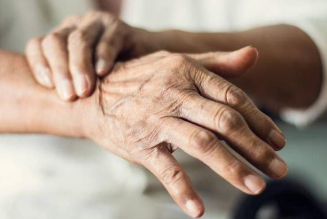 抽了电子烟手脚发麻是什么原因？