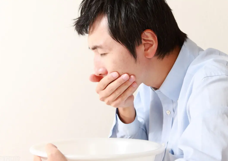 yooz电子烟为什么吸了想吐？