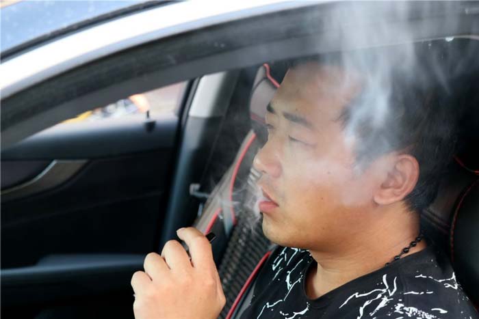 电子烟产生的烟雾安全吗？