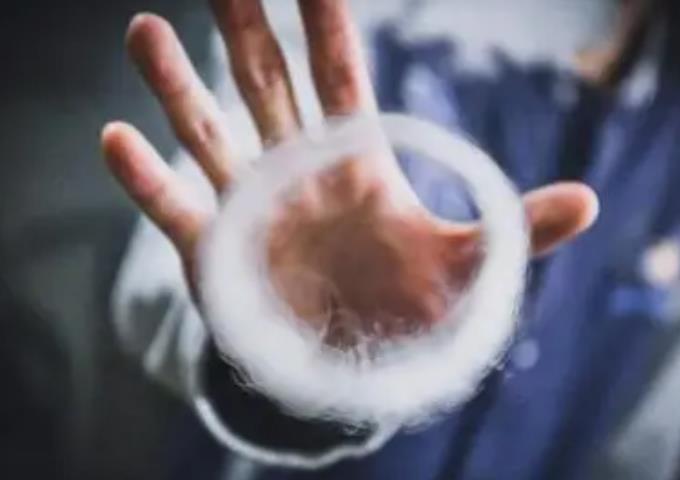 电子烟伤肺还是香烟伤肺？