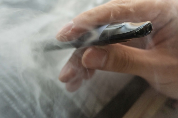 换弹式电子烟发烫怎样处置？