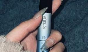悦刻五代充完电灯怎么不灭？解决您的困惑，轻松享受健康生活！