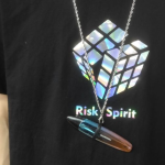 如何看待脖子上挂着电子烟逢人就吸一口的年轻人？
