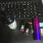 悦刻烟弹怎么拆开注油？