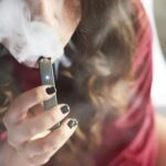 女生抽电子烟什么心态？
